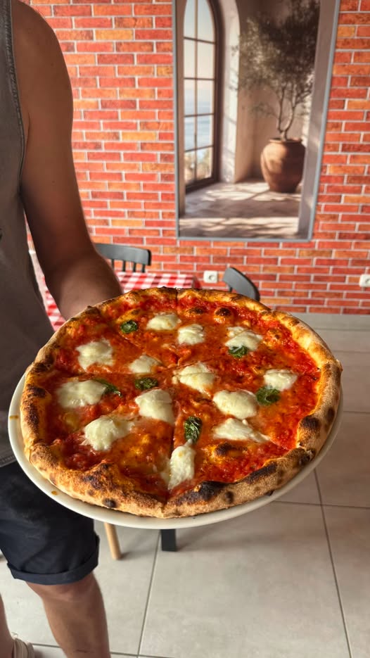 Pizza Margherita z pieca Giro Italia